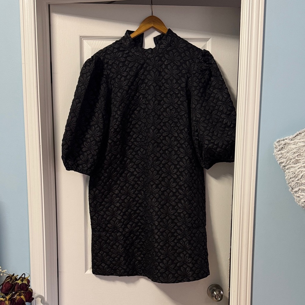 Chic Black Floral Long Sleeve Dress